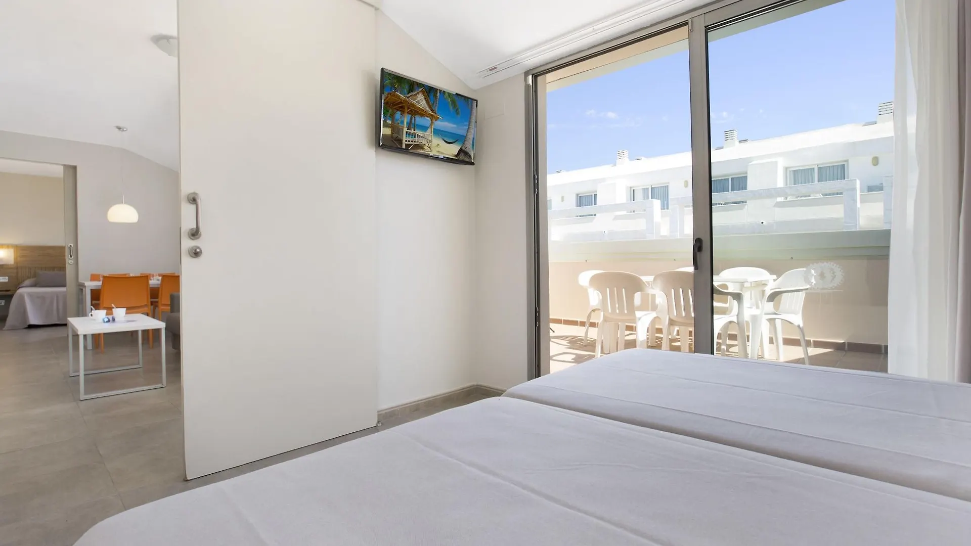 Aparthotel Odissea Park Санта-Сусанна