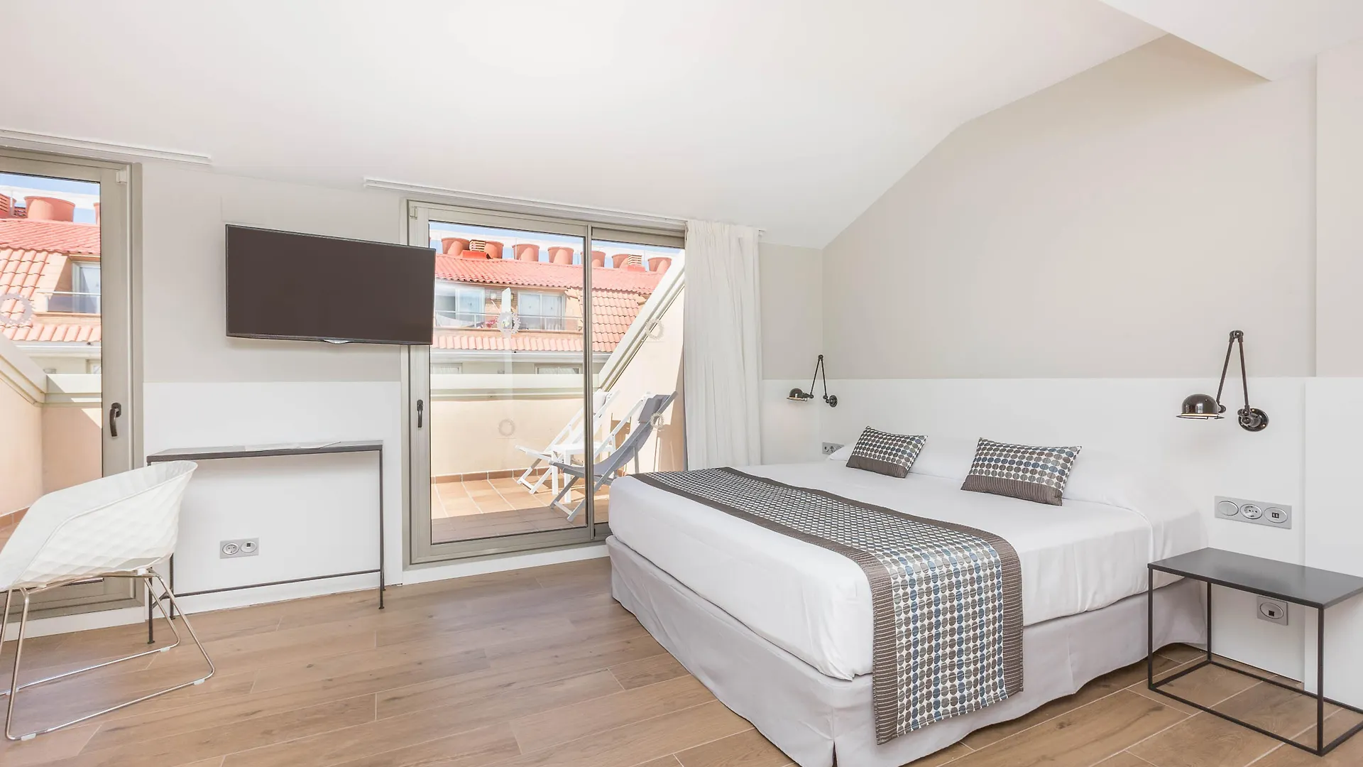 Aparthotel Odissea Park Санта-Сусанна