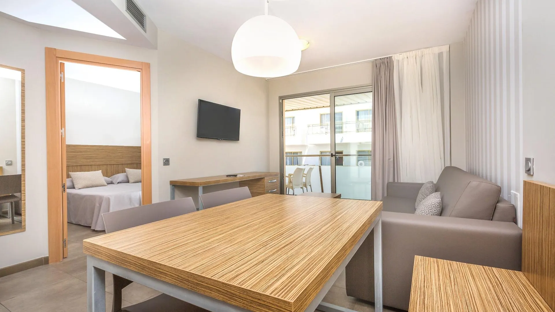 Aparthotel Odissea Park Санта-Сусанна