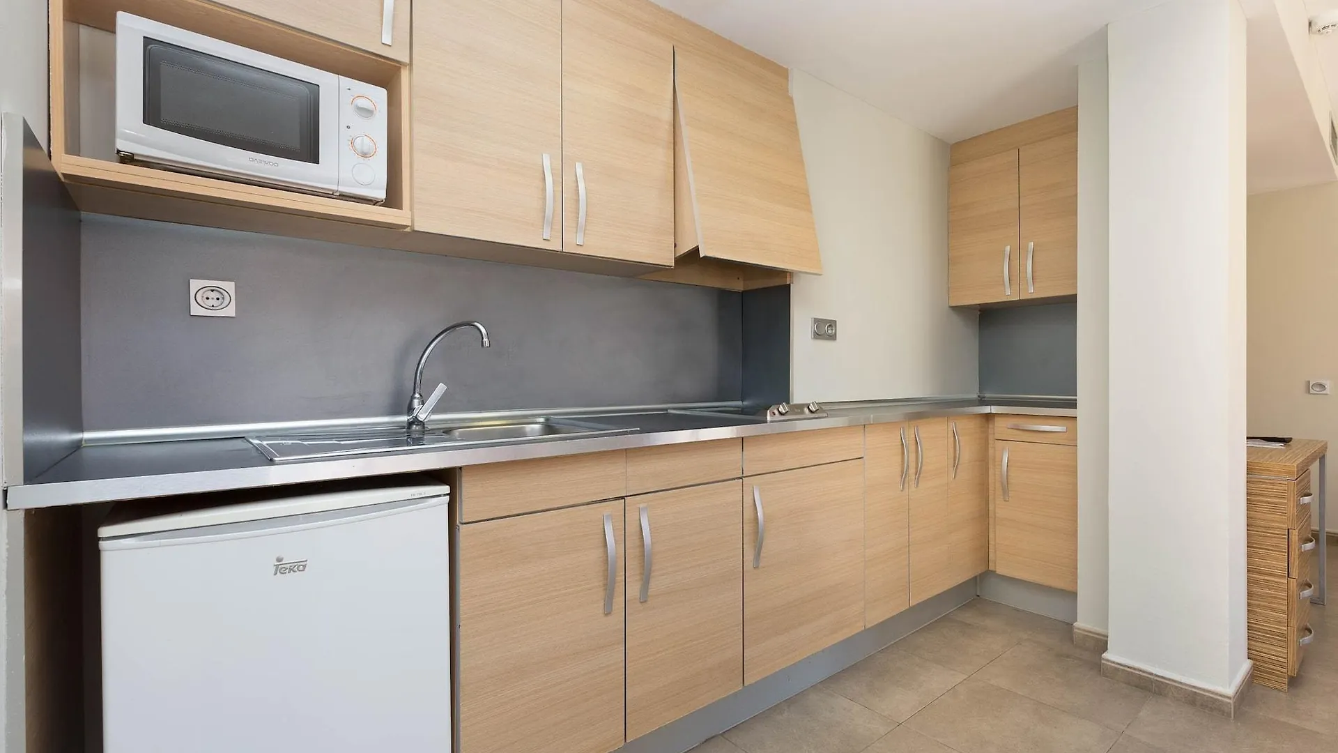 Aparthotel Odissea Park Санта-Сусанна 4*,  Испания