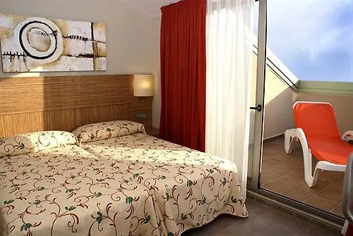 Aparthotel Odissea Park Санта-Сусанна 4*,
